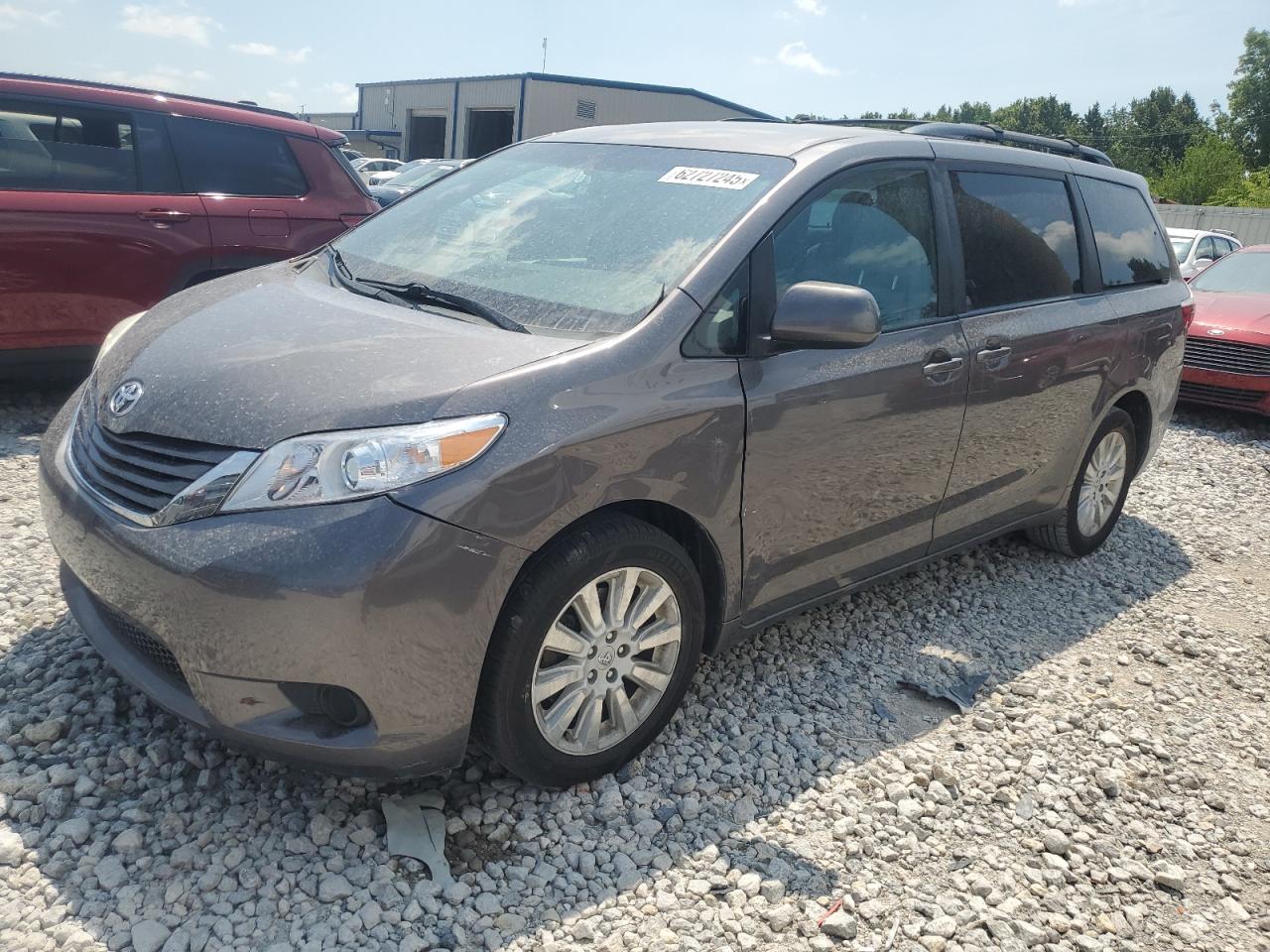 TOYOTA SIENNA LE 2015