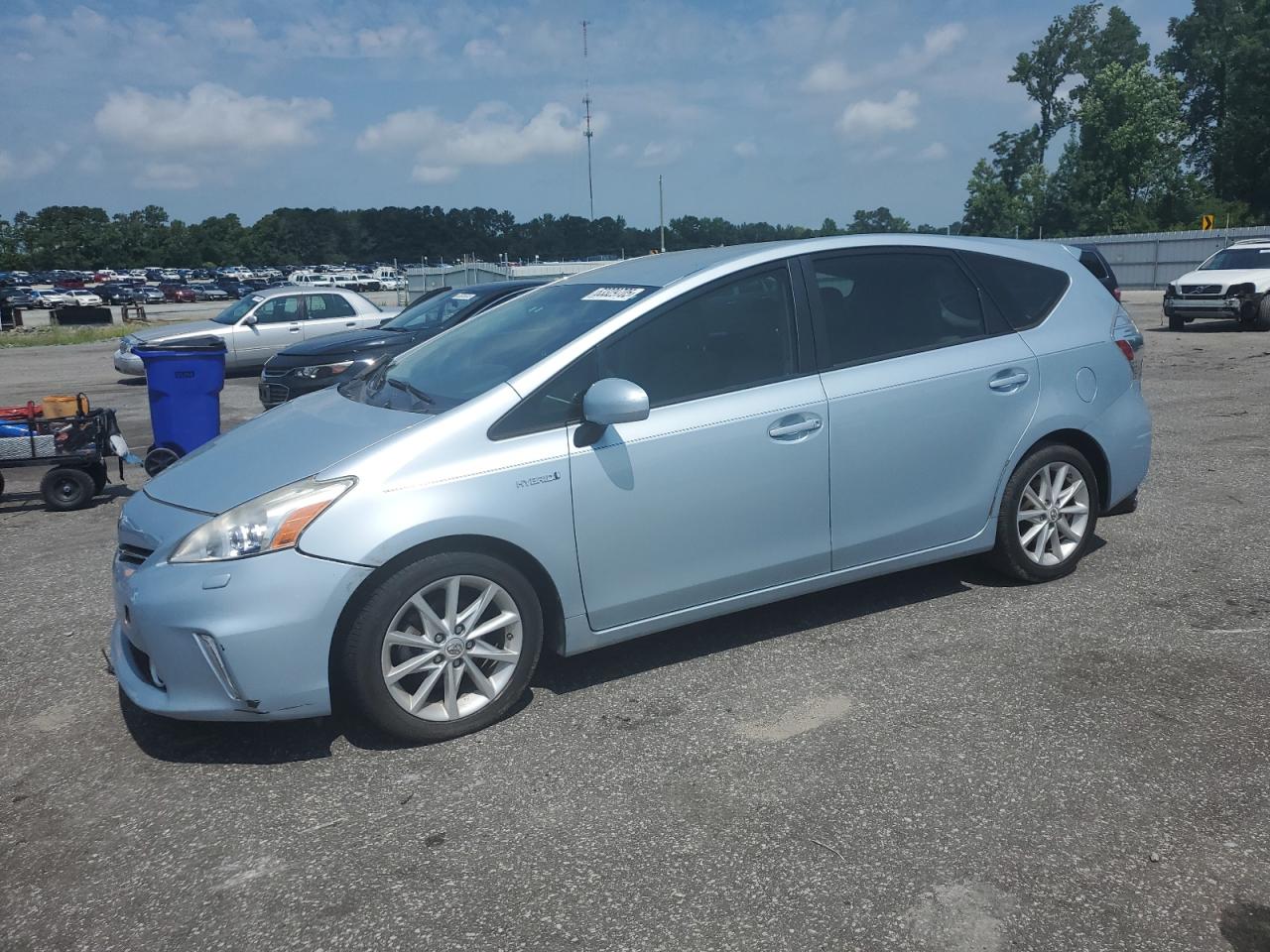 TOYOTA PRIUS V 2012