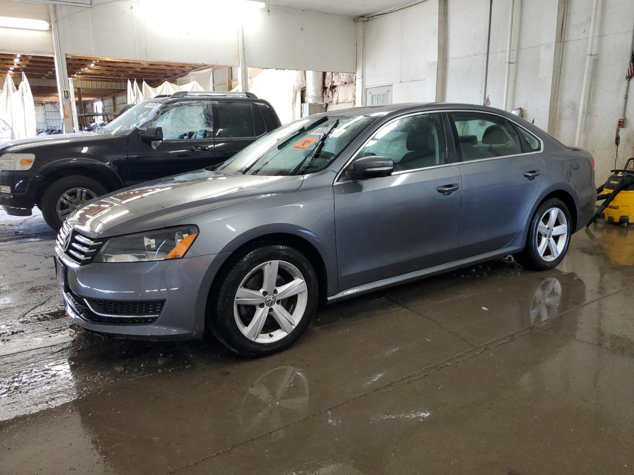 VOLKSWAGEN PASSAT SE 2013