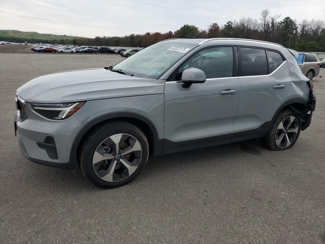 VOLVO XC40 CORE 2025