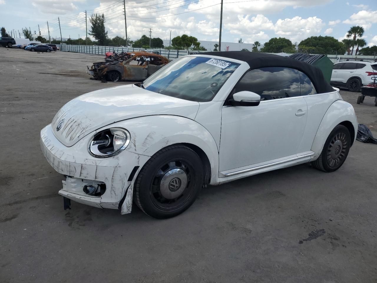 VOLKSWAGEN BEETLE 2014