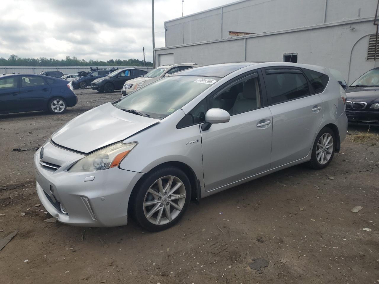 TOYOTA PRIUS V 2012