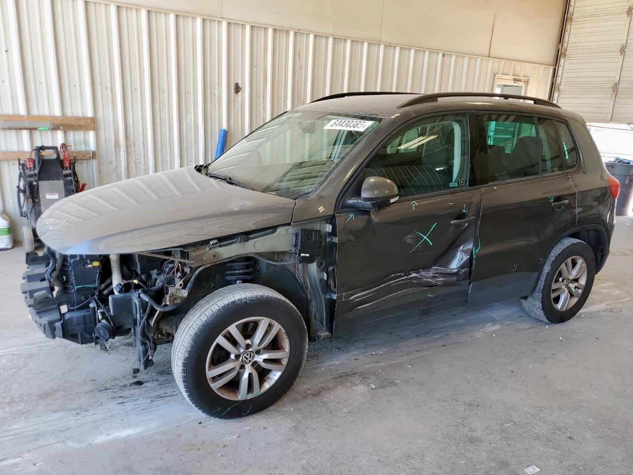 VOLKSWAGEN TIGUAN S 2015
