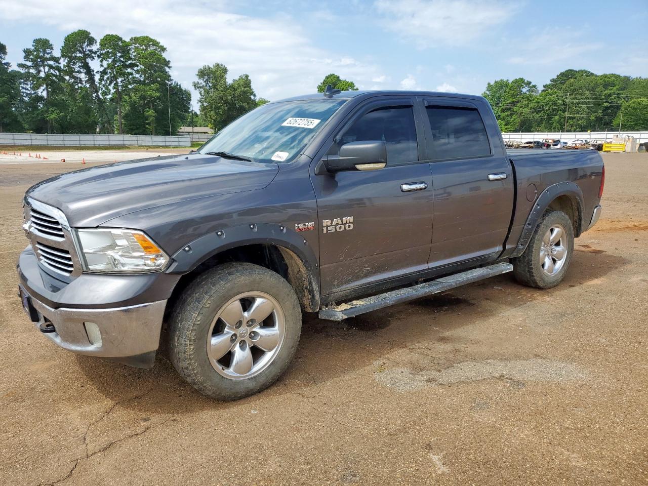 RAM 1500 SLT 2015