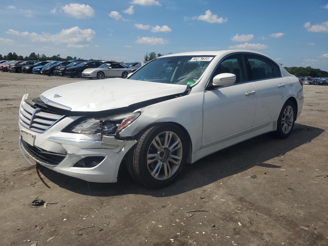 HYUNDAI GENESIS 3. 2013
