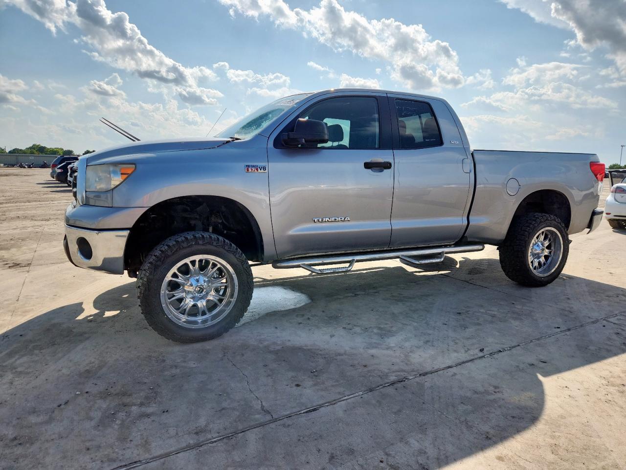 TOYOTA TUNDRA DOU 2011