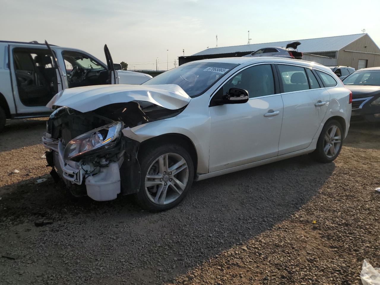 VOLVO V60 2015