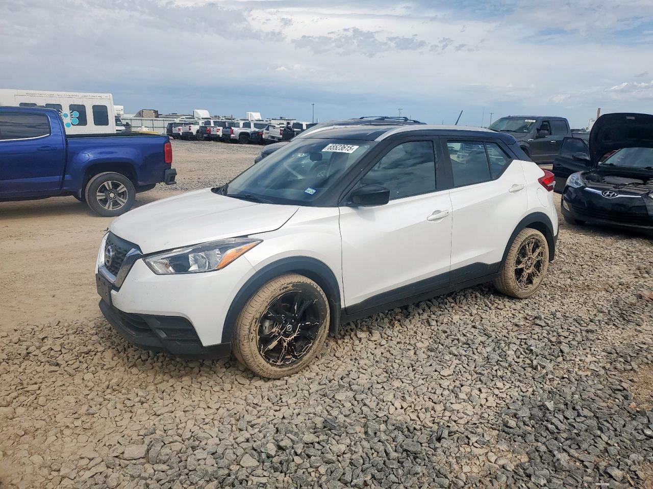 NISSAN KICKS SV 2020