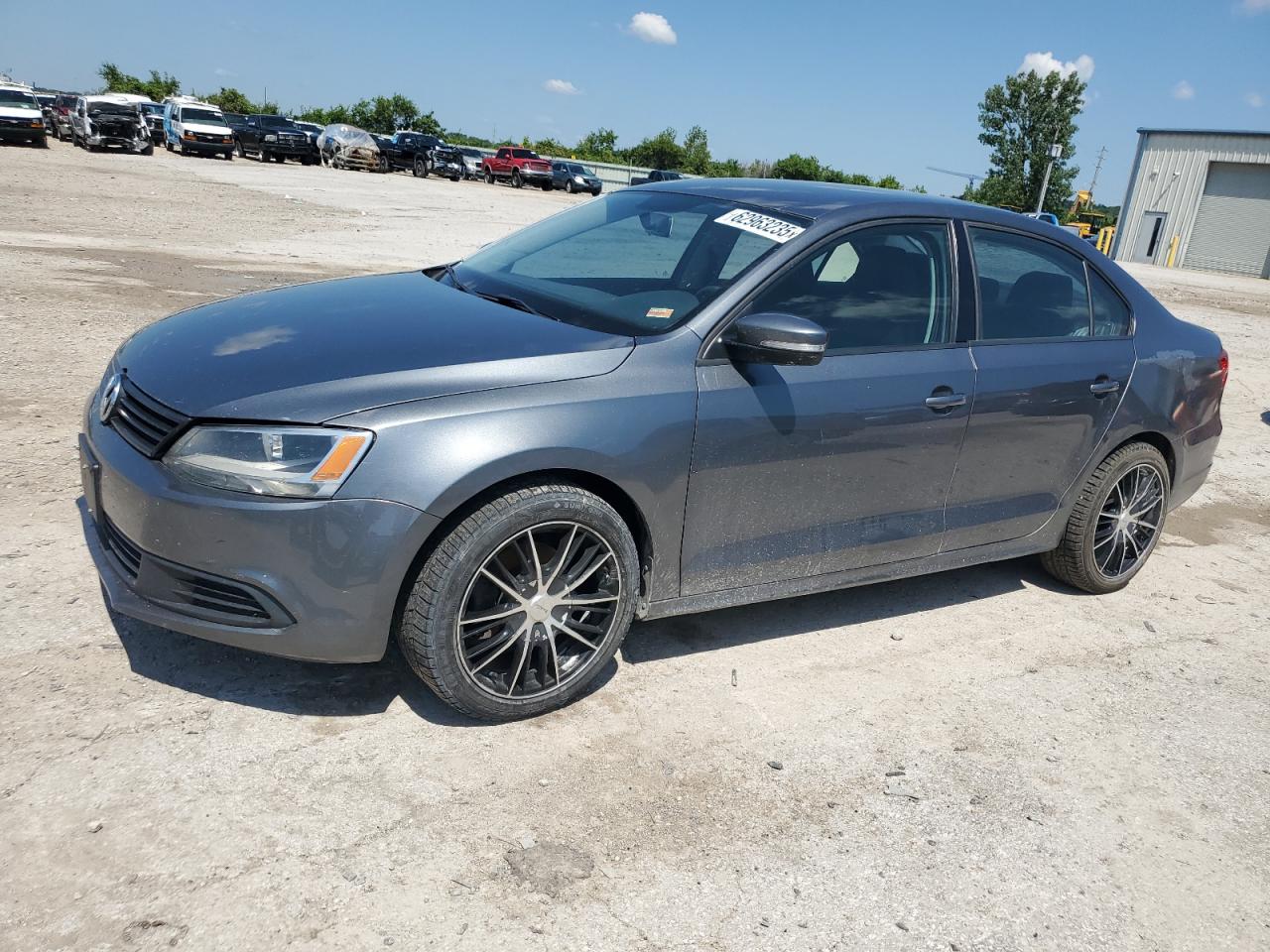 VOLKSWAGEN JETTA SE 2014