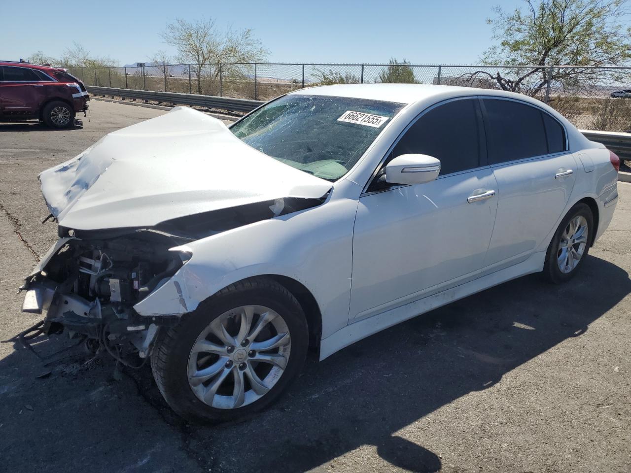 HYUNDAI GENESIS 3. 2013