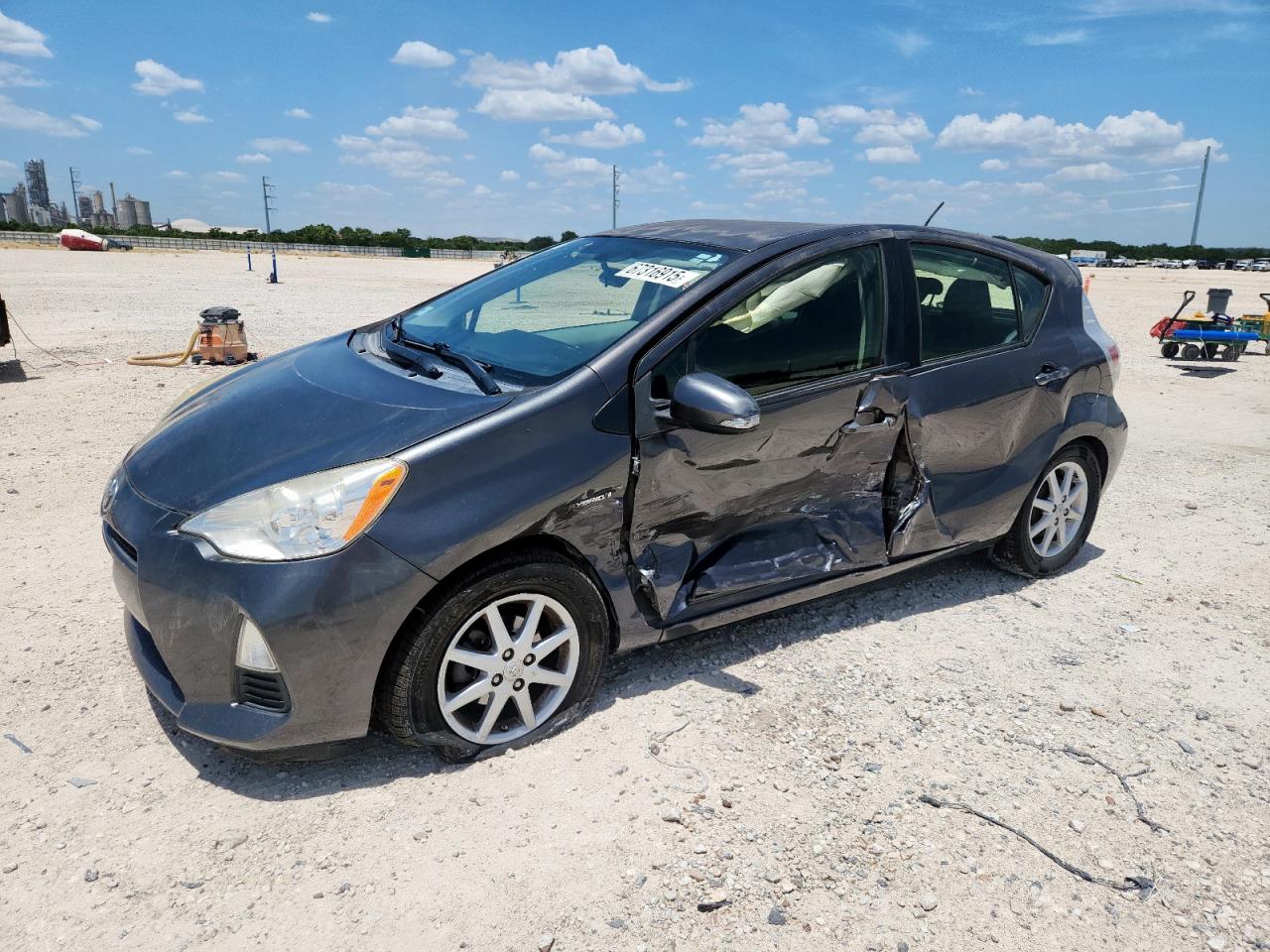 TOYOTA PRIUS C 2013