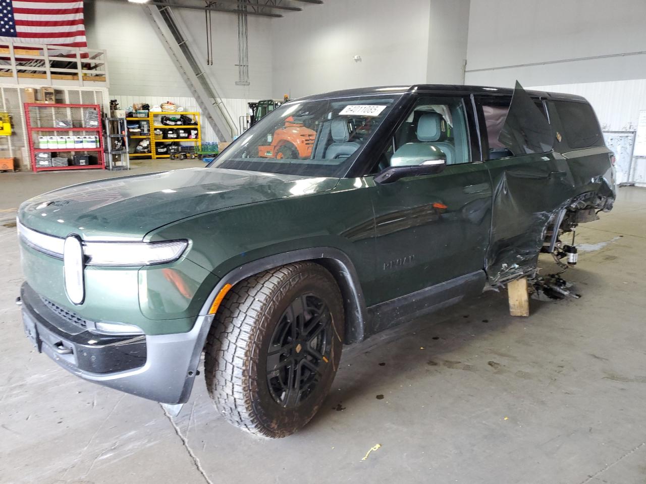 RIVIAN R1S ADVENT 2025