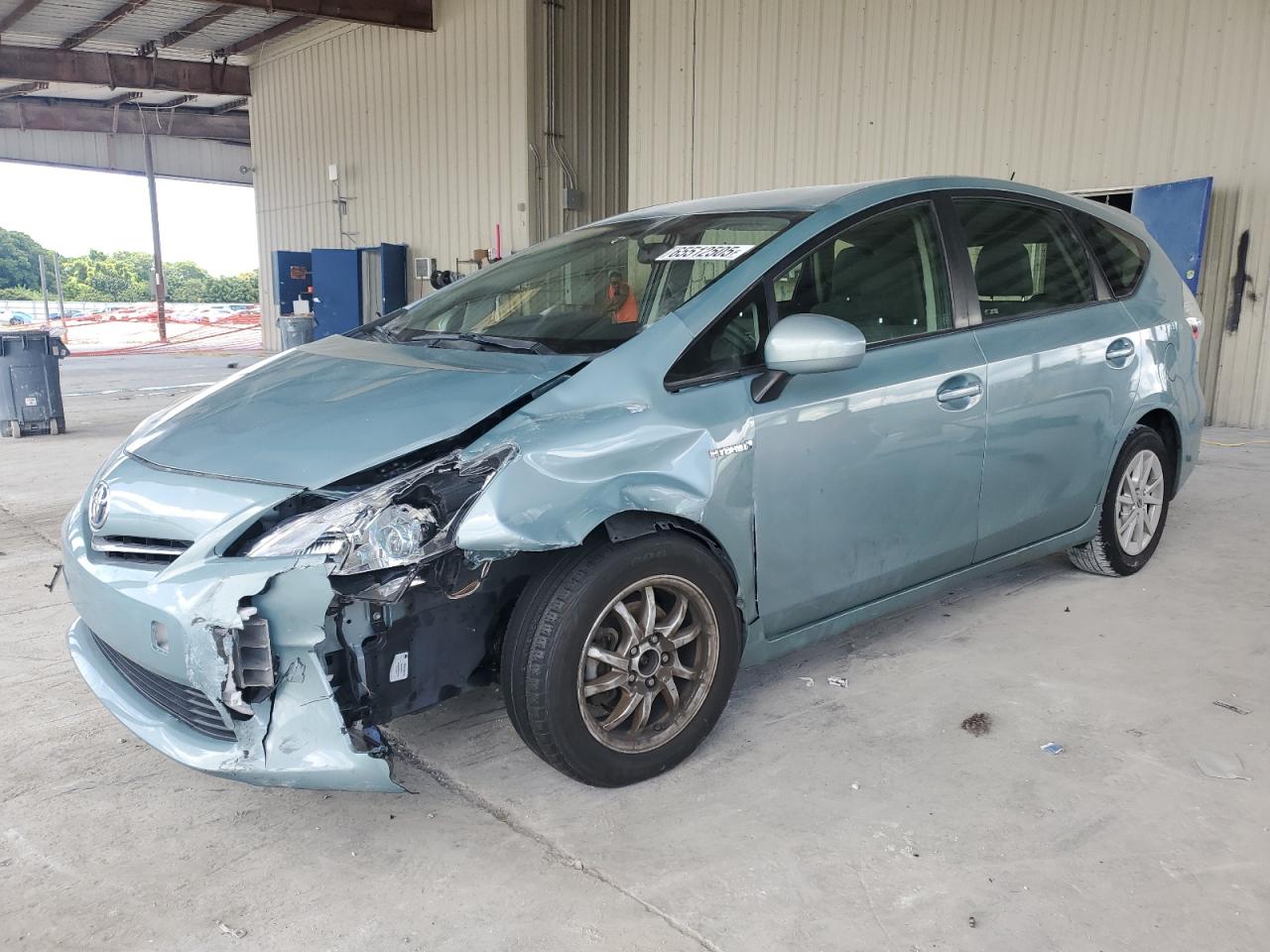 TOYOTA PRIUS V 2014