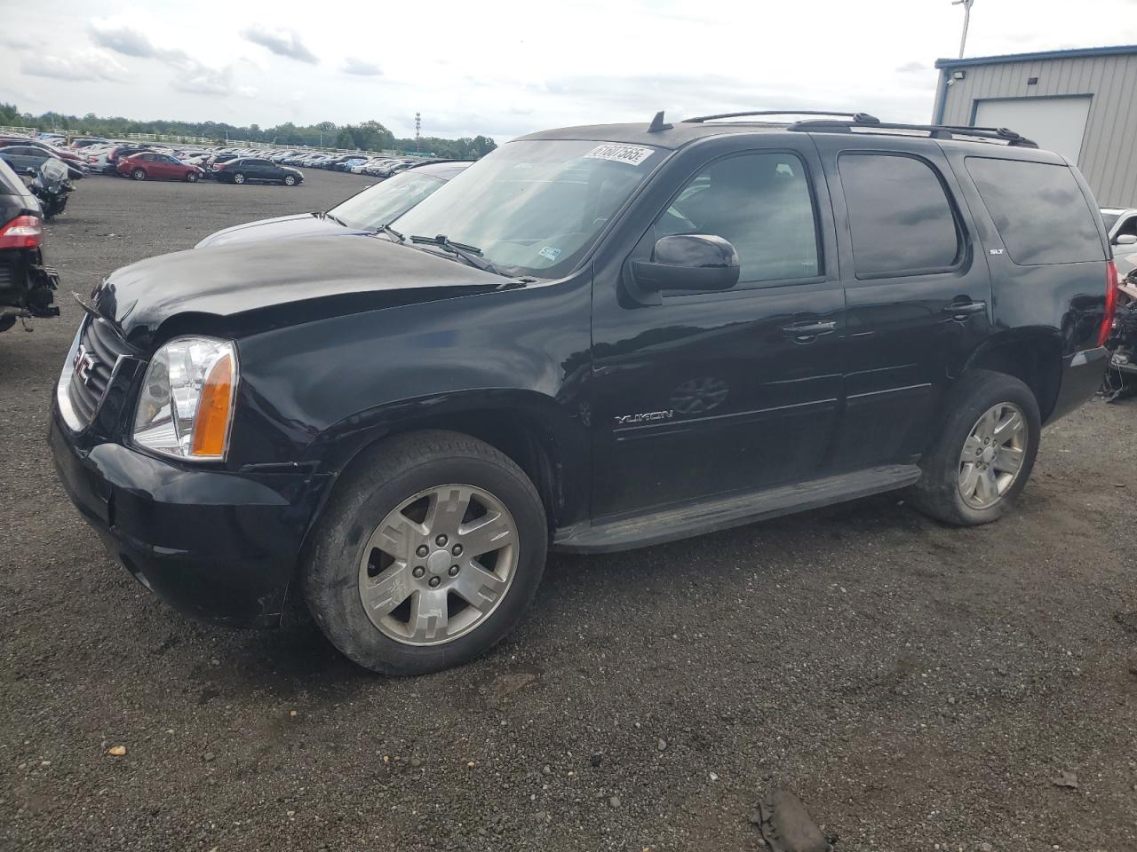 GMC YUKON SLT 2013