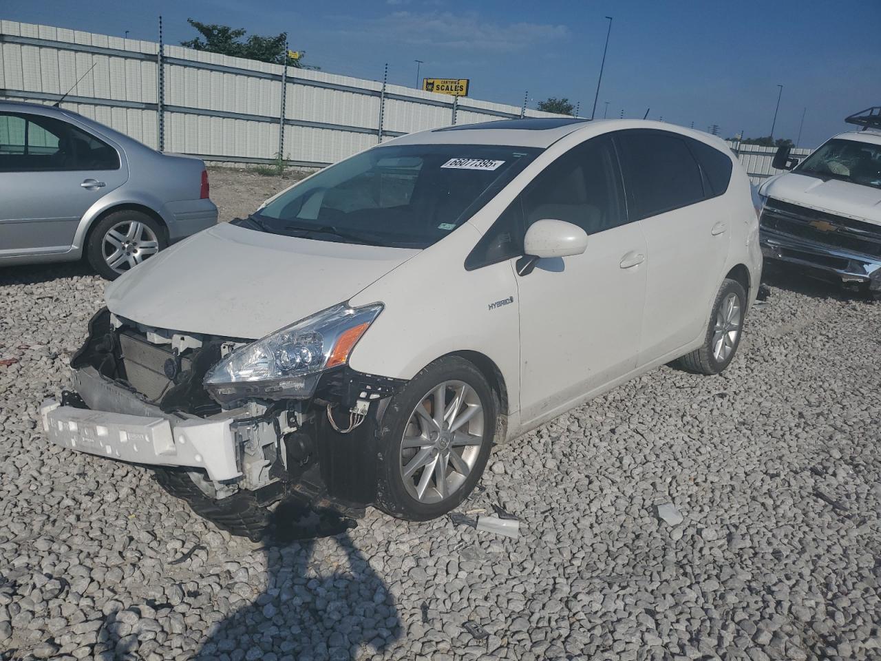 TOYOTA PRIUS V 2013