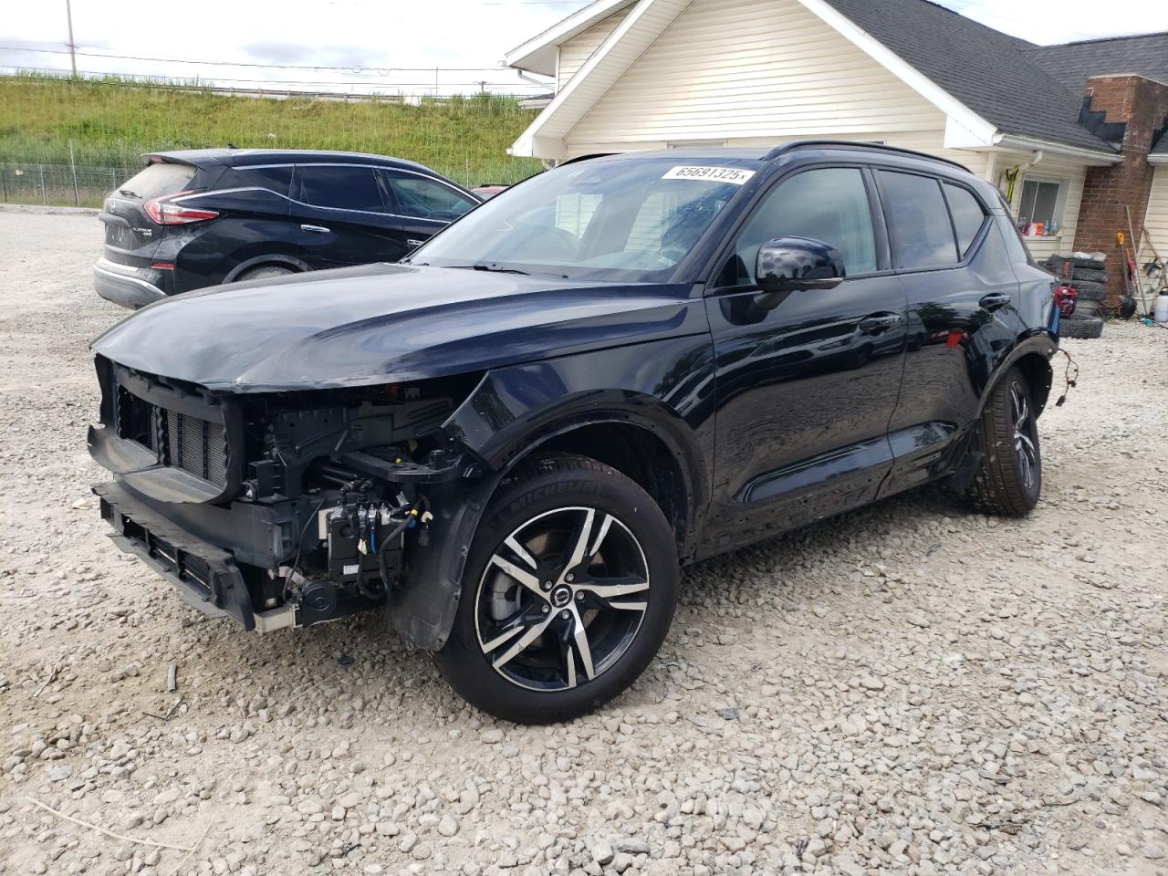 VOLVO XC40 PLUS 2025