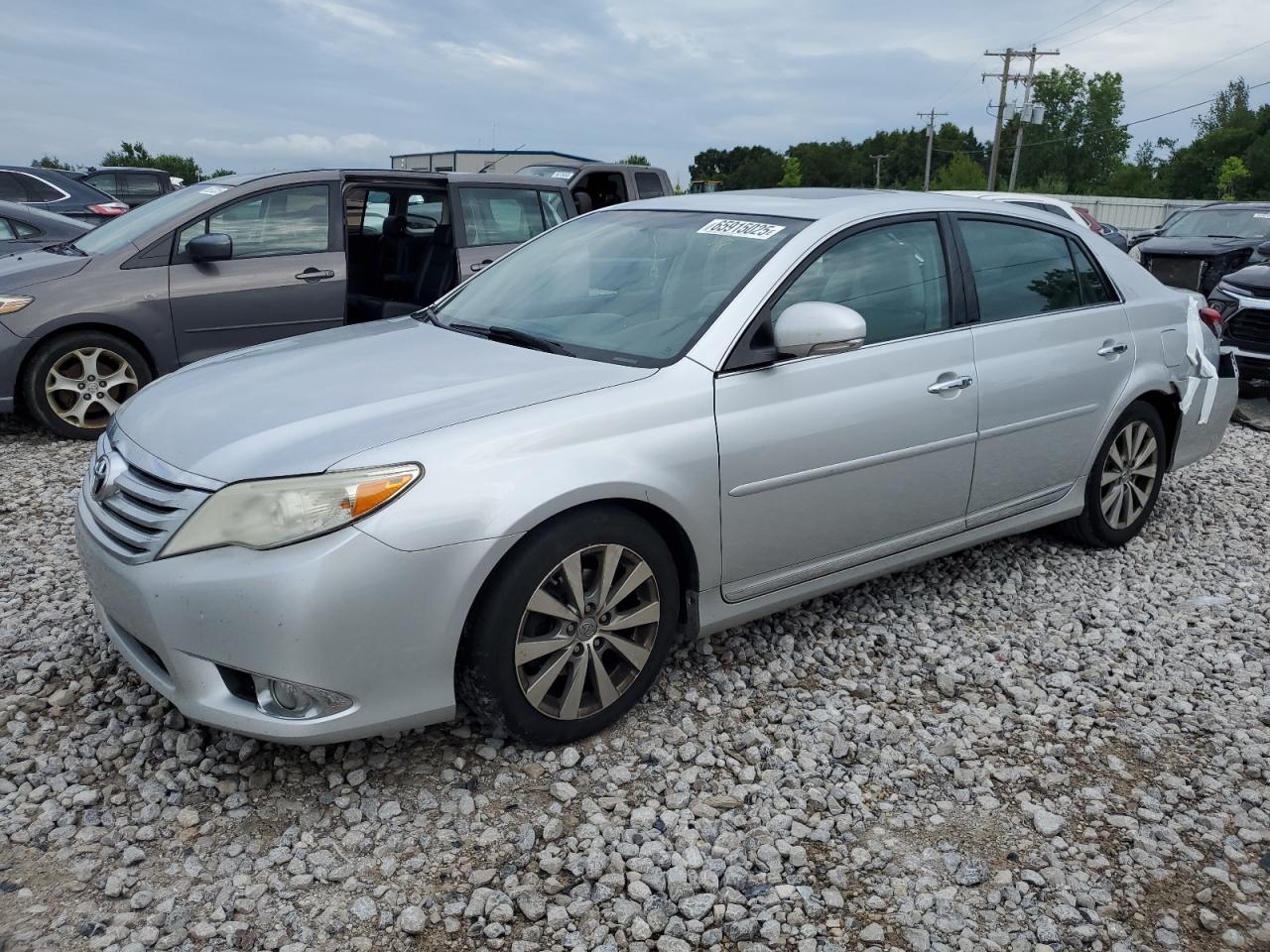TOYOTA AVALON BAS 2011