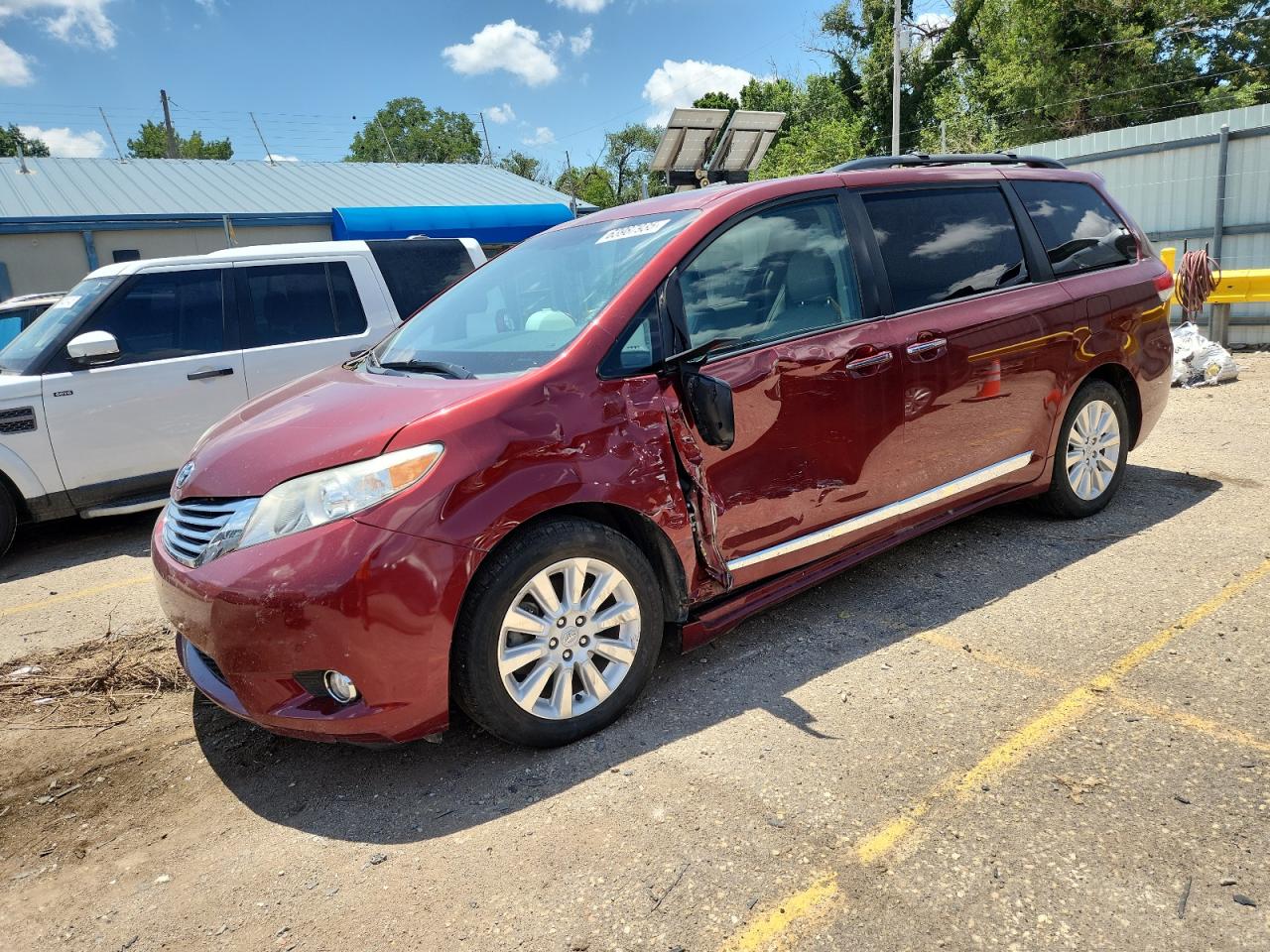 TOYOTA SIENNA XLE 2012