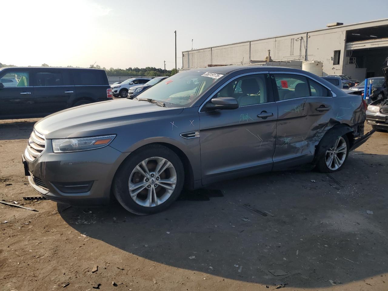 FORD TAURUS SEL 2013