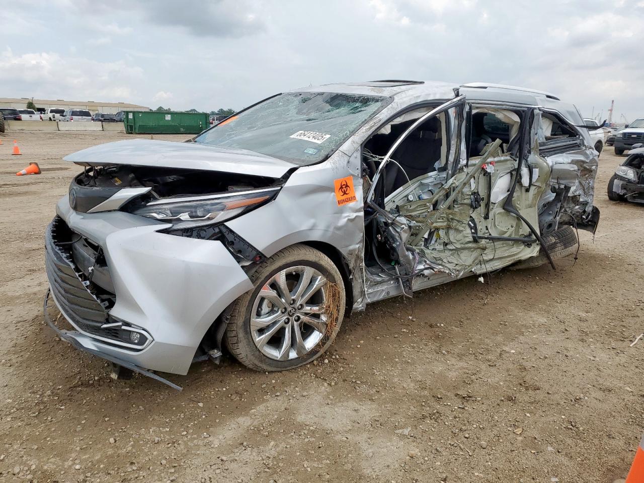 TOYOTA SIENNA LIM 2023