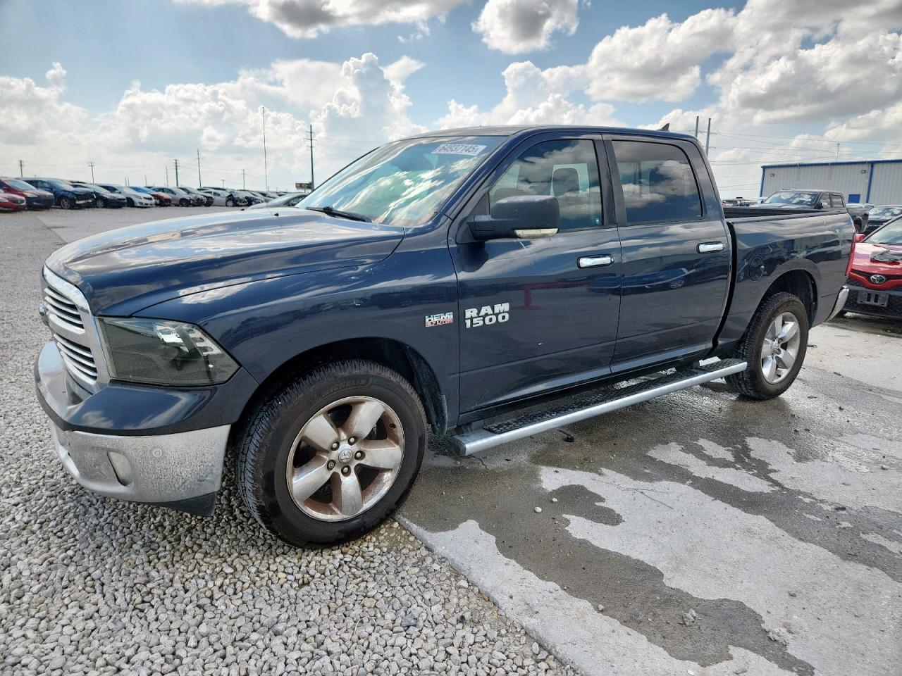 RAM 1500 SLT 2015