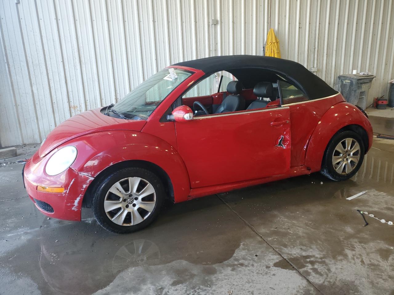 VOLKSWAGEN BEETLE 2008