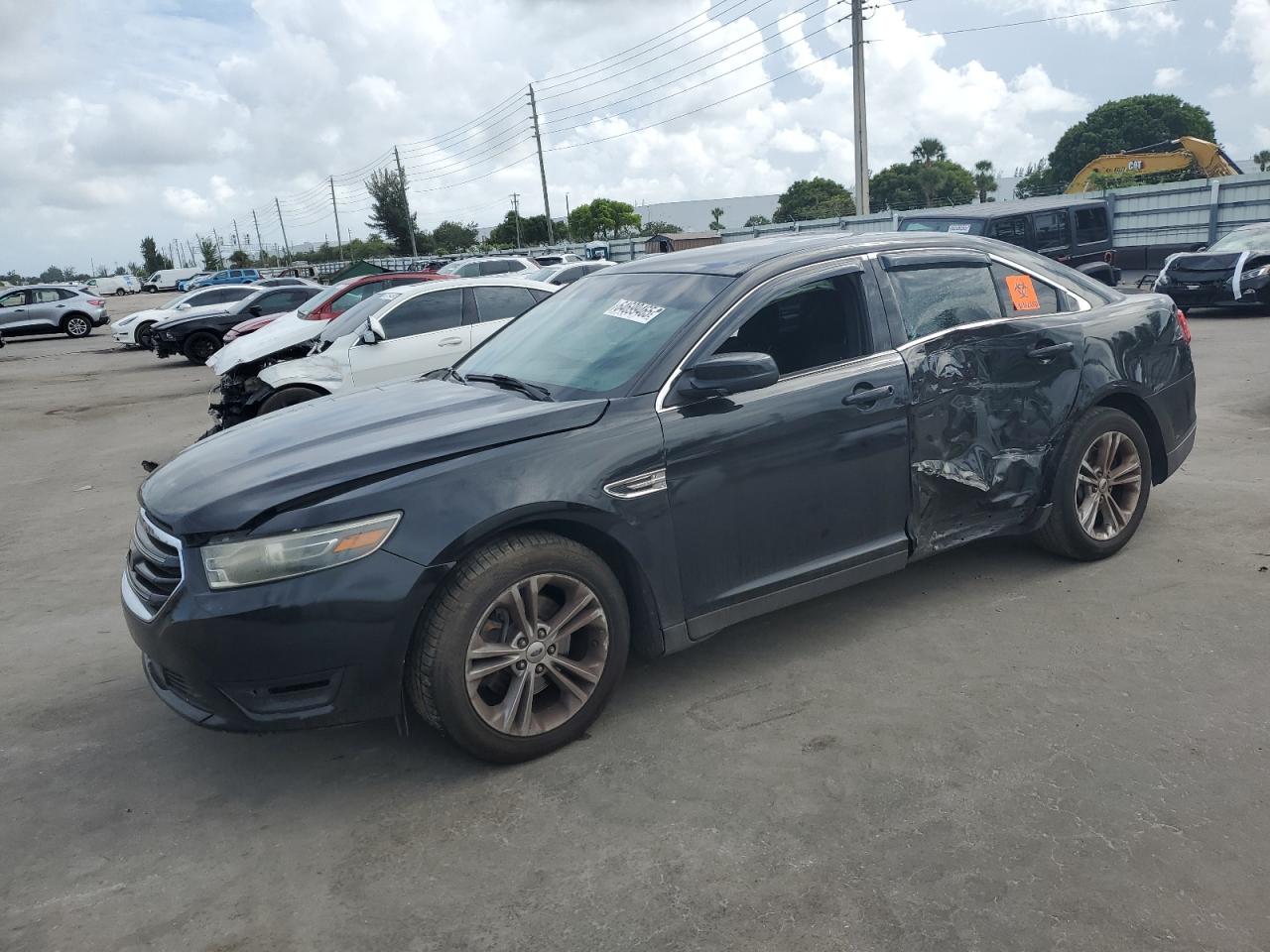 FORD TAURUS SEL 2015