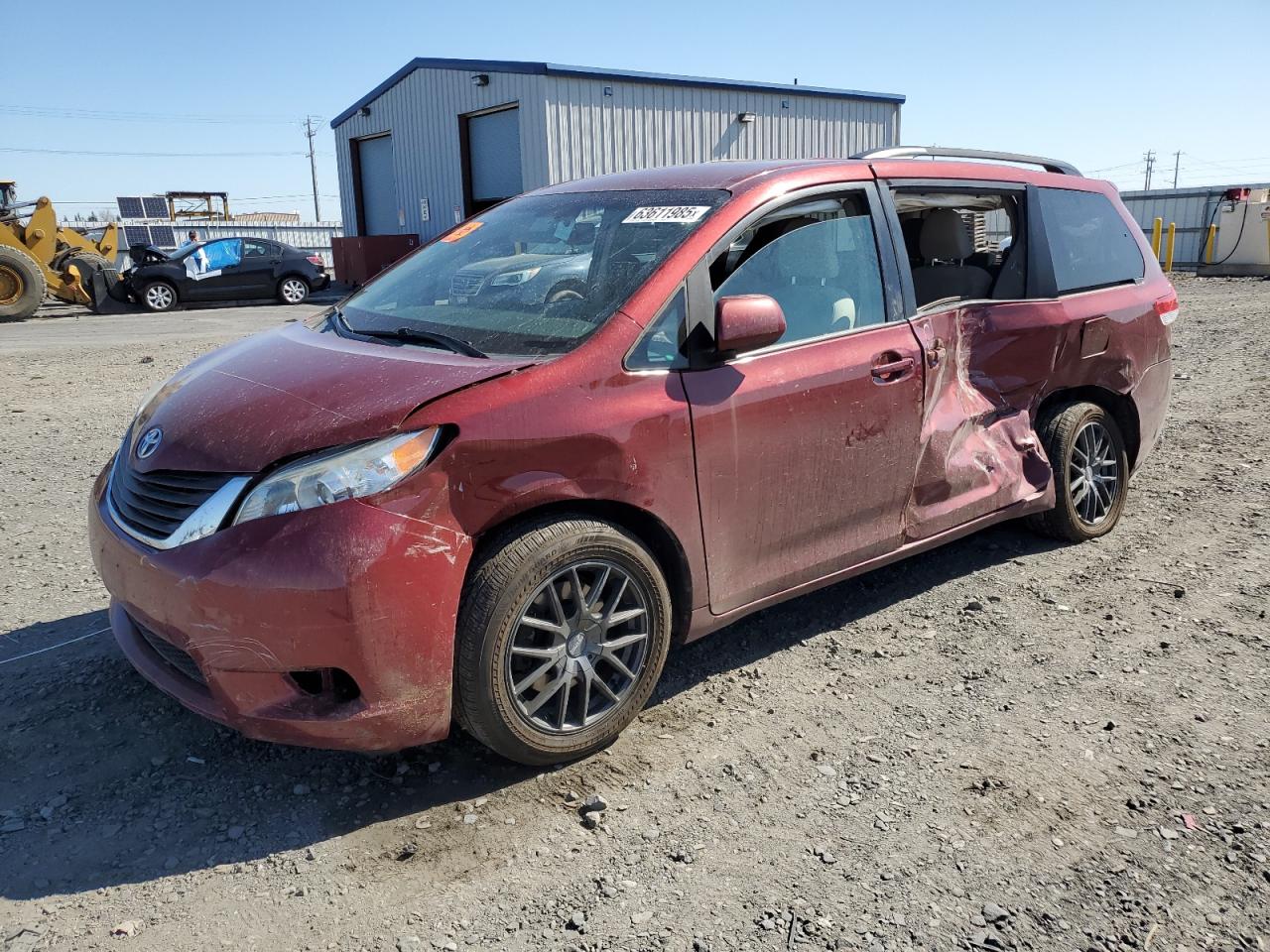 TOYOTA SIENNA LE 2014