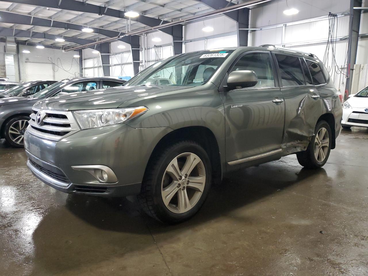 TOYOTA HIGHLANDER 2013
