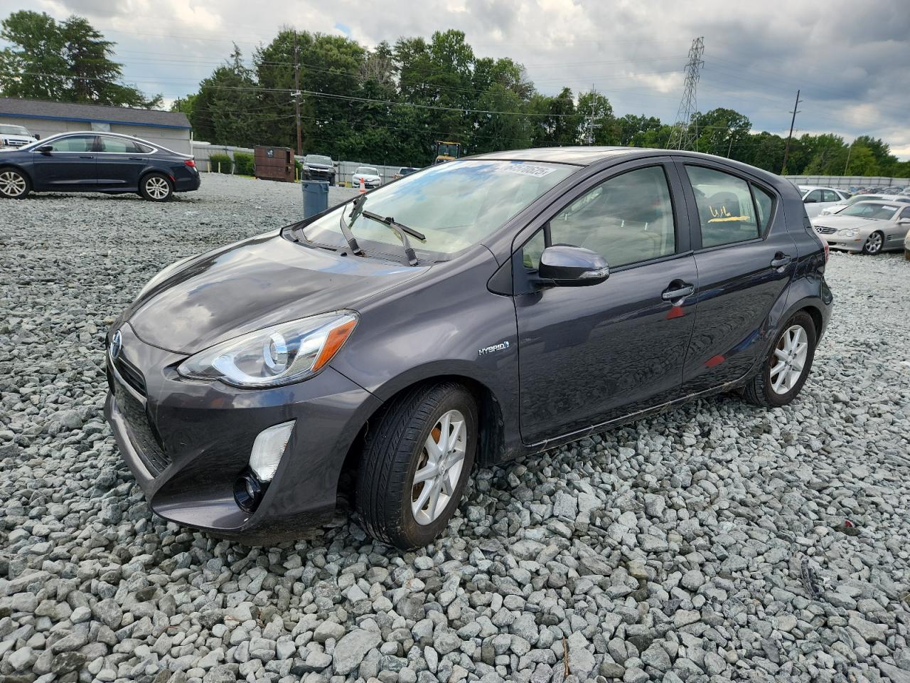 TOYOTA PRIUS C 2015