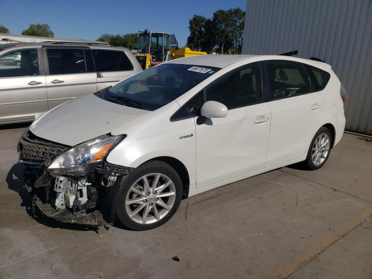 TOYOTA PRIUS V 2013