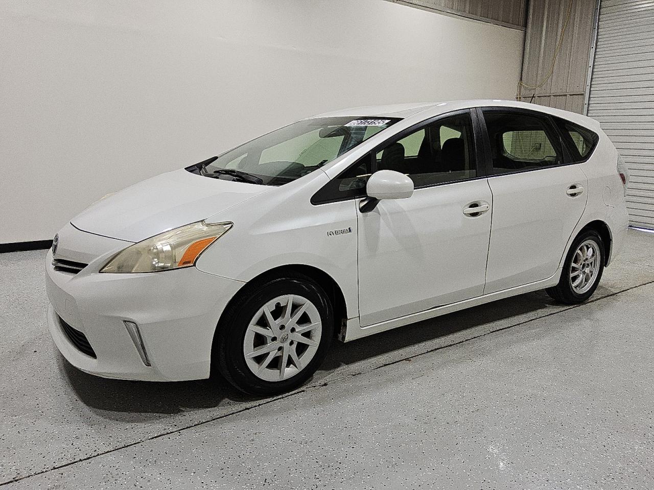 TOYOTA PRIUS V 2014