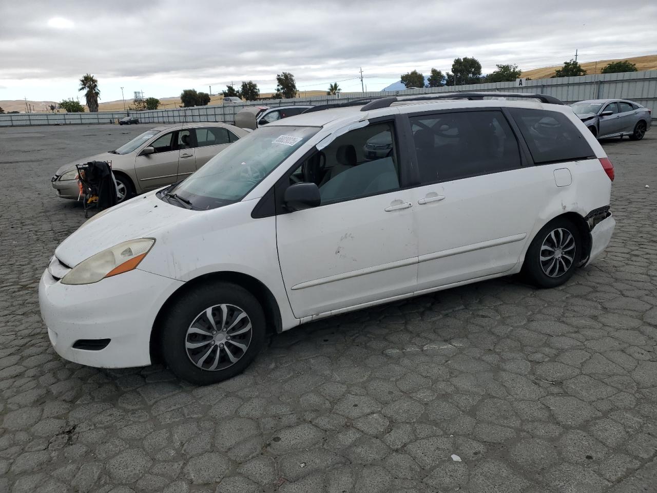 TOYOTA SIENNA CE 2008
