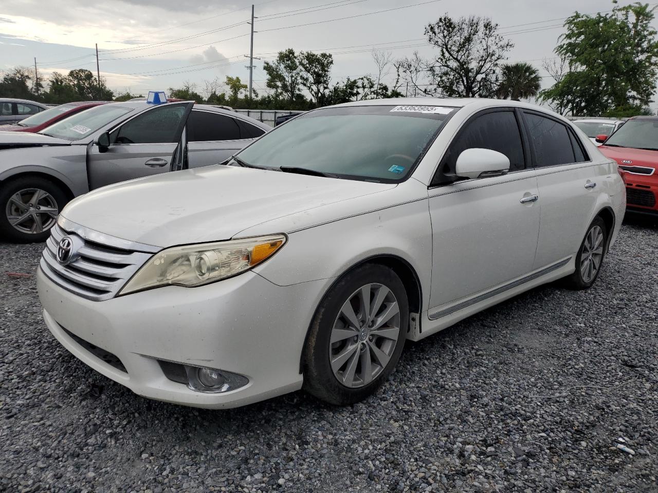 TOYOTA AVALON BAS 2011