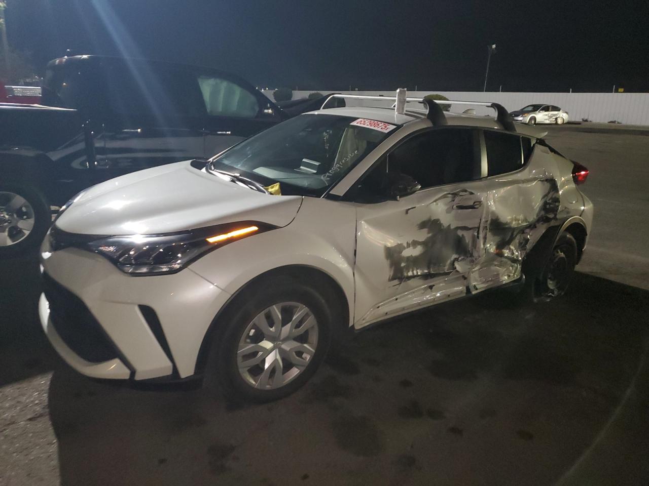 TOYOTA C-HR XLE 2021