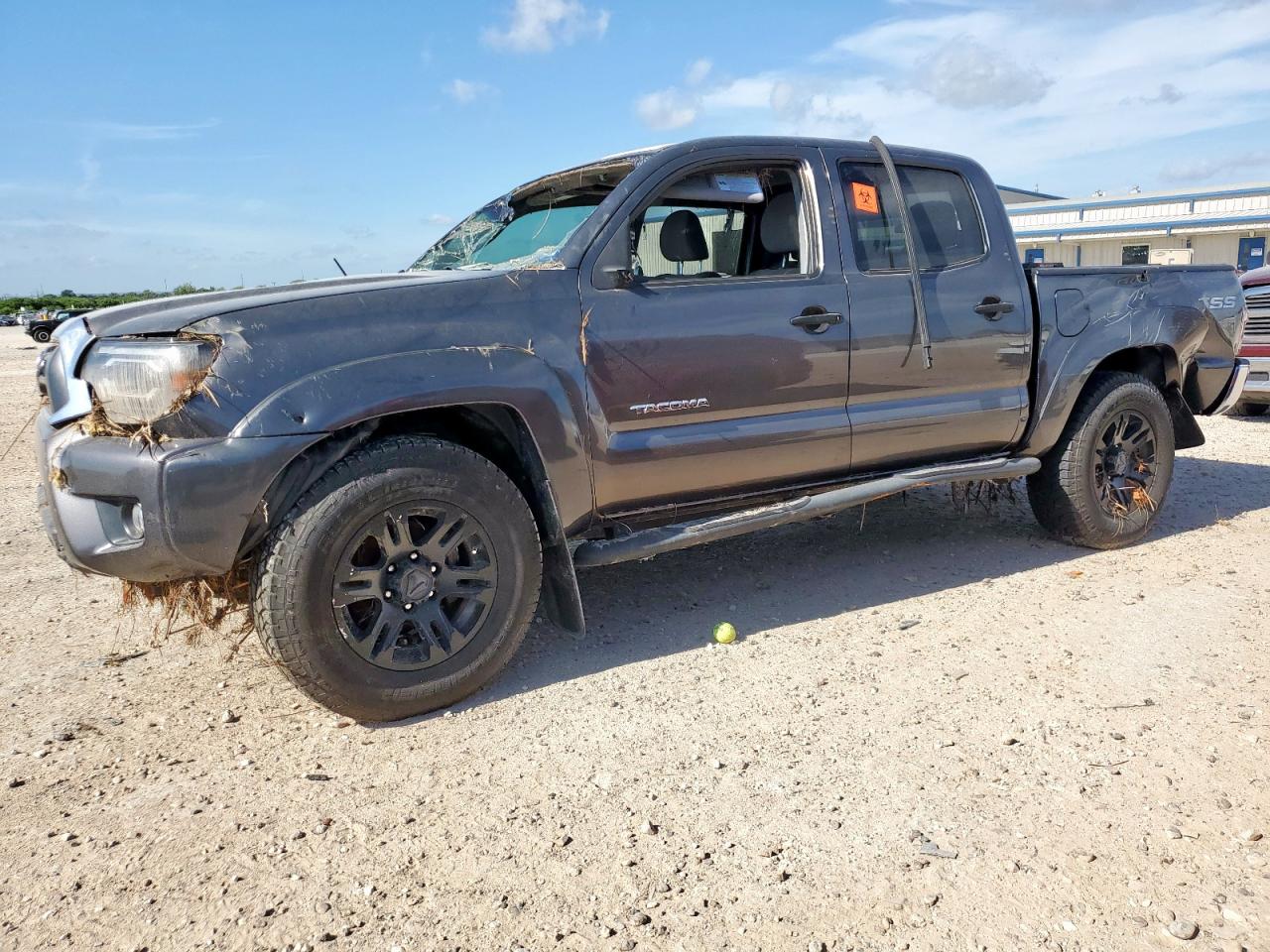 TOYOTA TACOMA DOU 2015