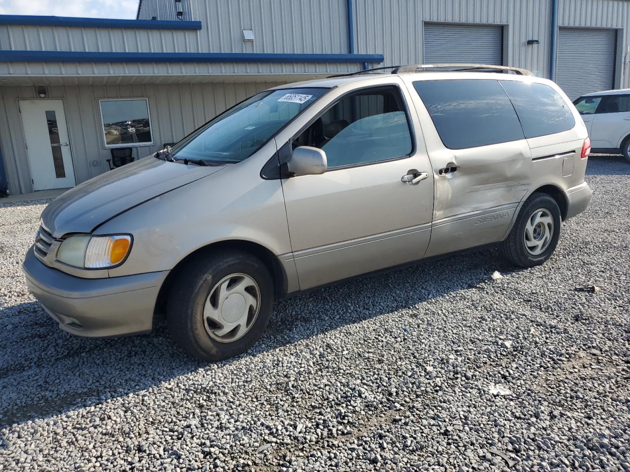 TOYOTA SIENNA LE 2002