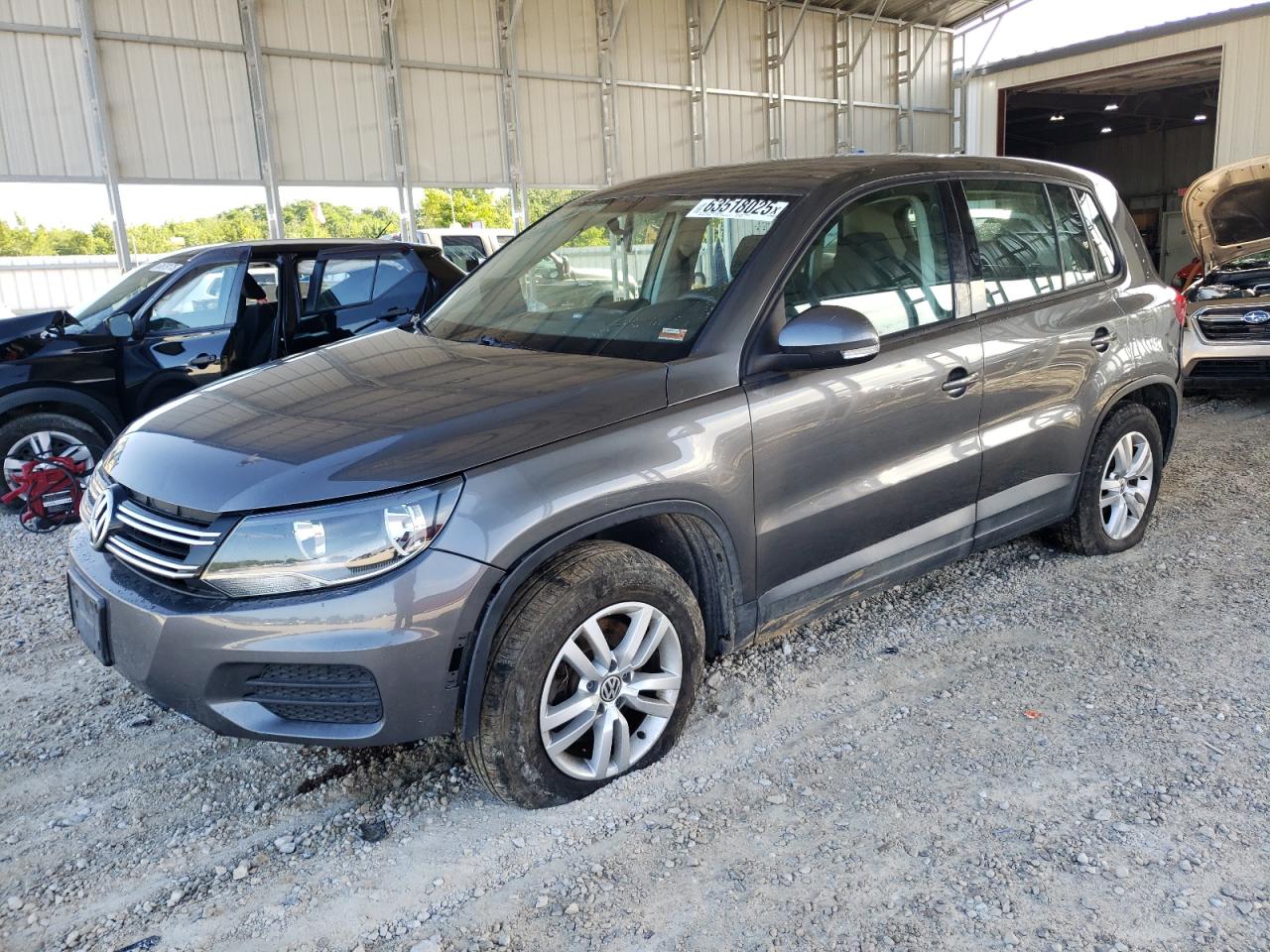 VOLKSWAGEN TIGUAN S 2013