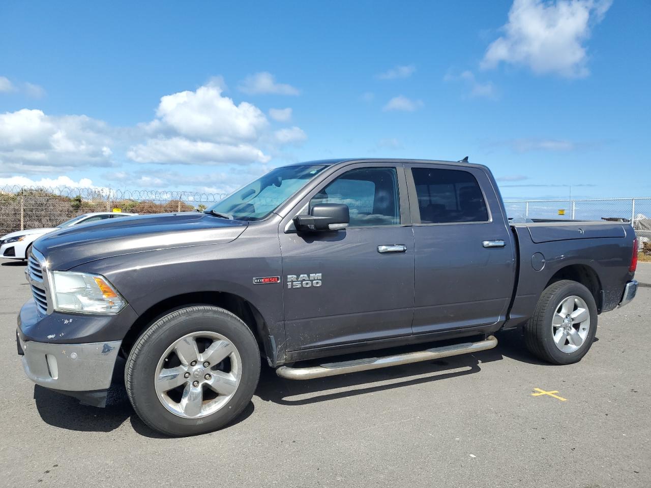 RAM 1500 SLT 2015