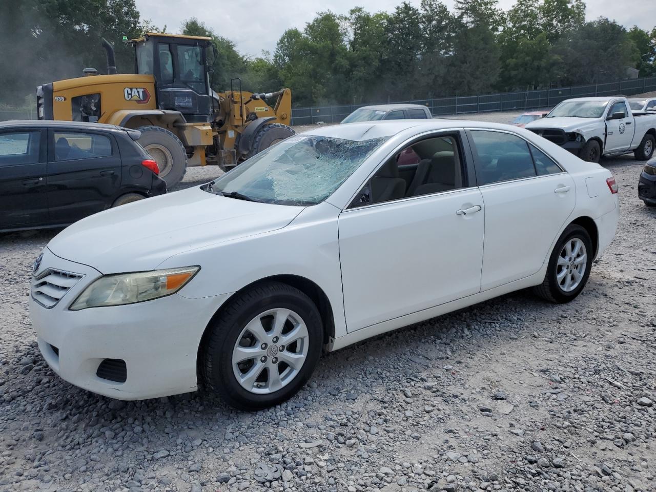 TOYOTA CAMRY BASE 2011