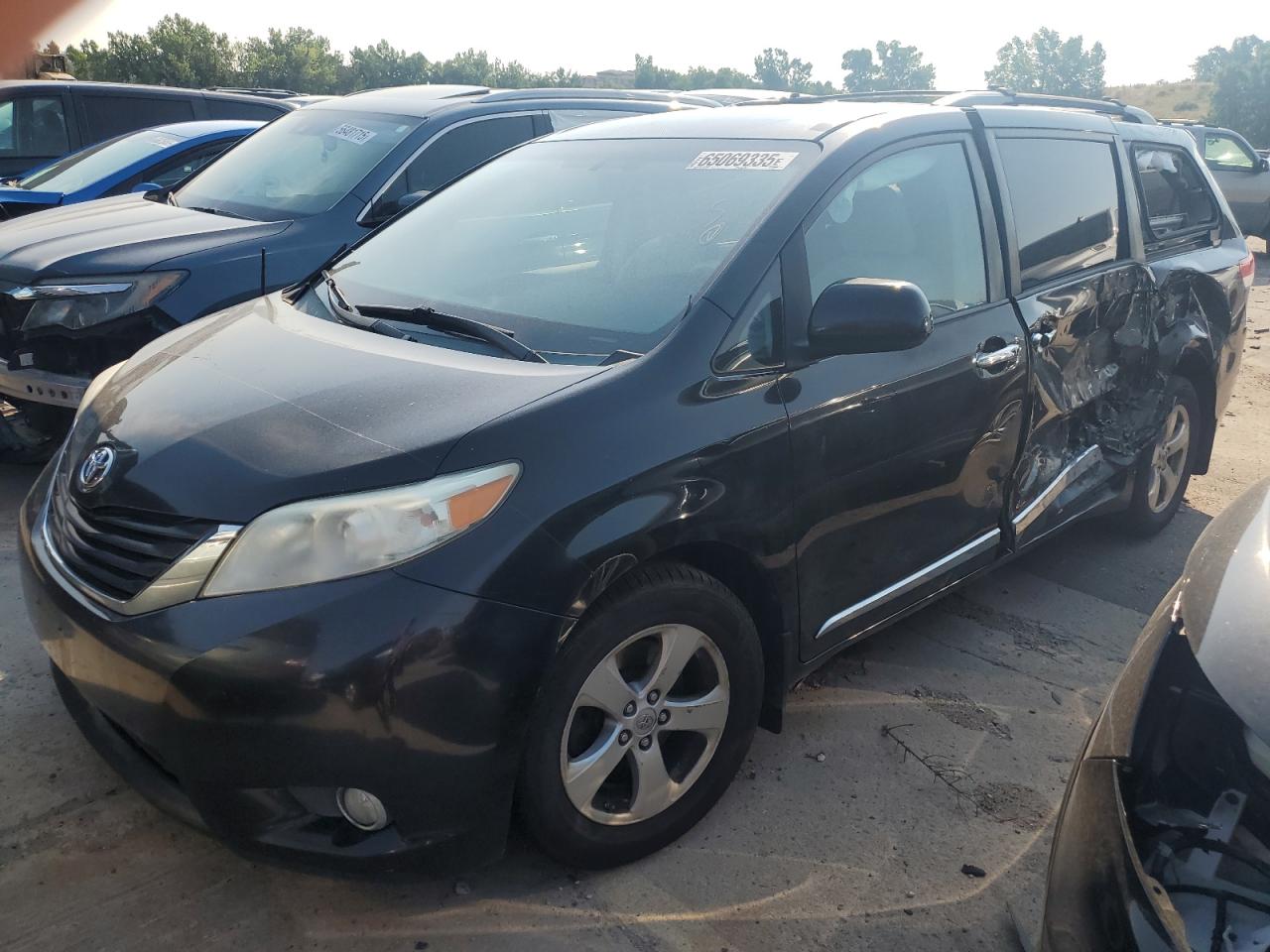 TOYOTA SIENNA LE 2013