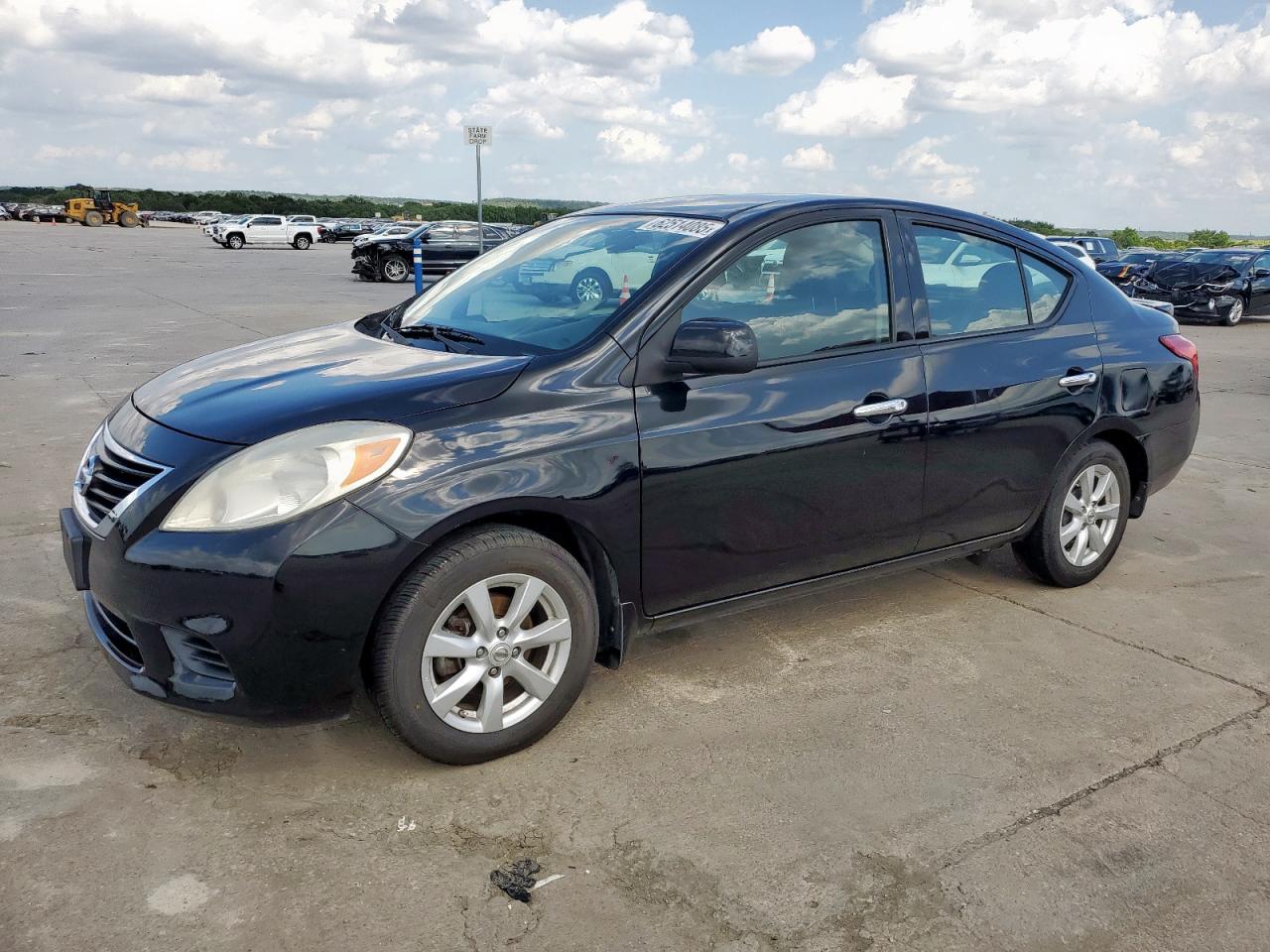 NISSAN VERSA S 2014