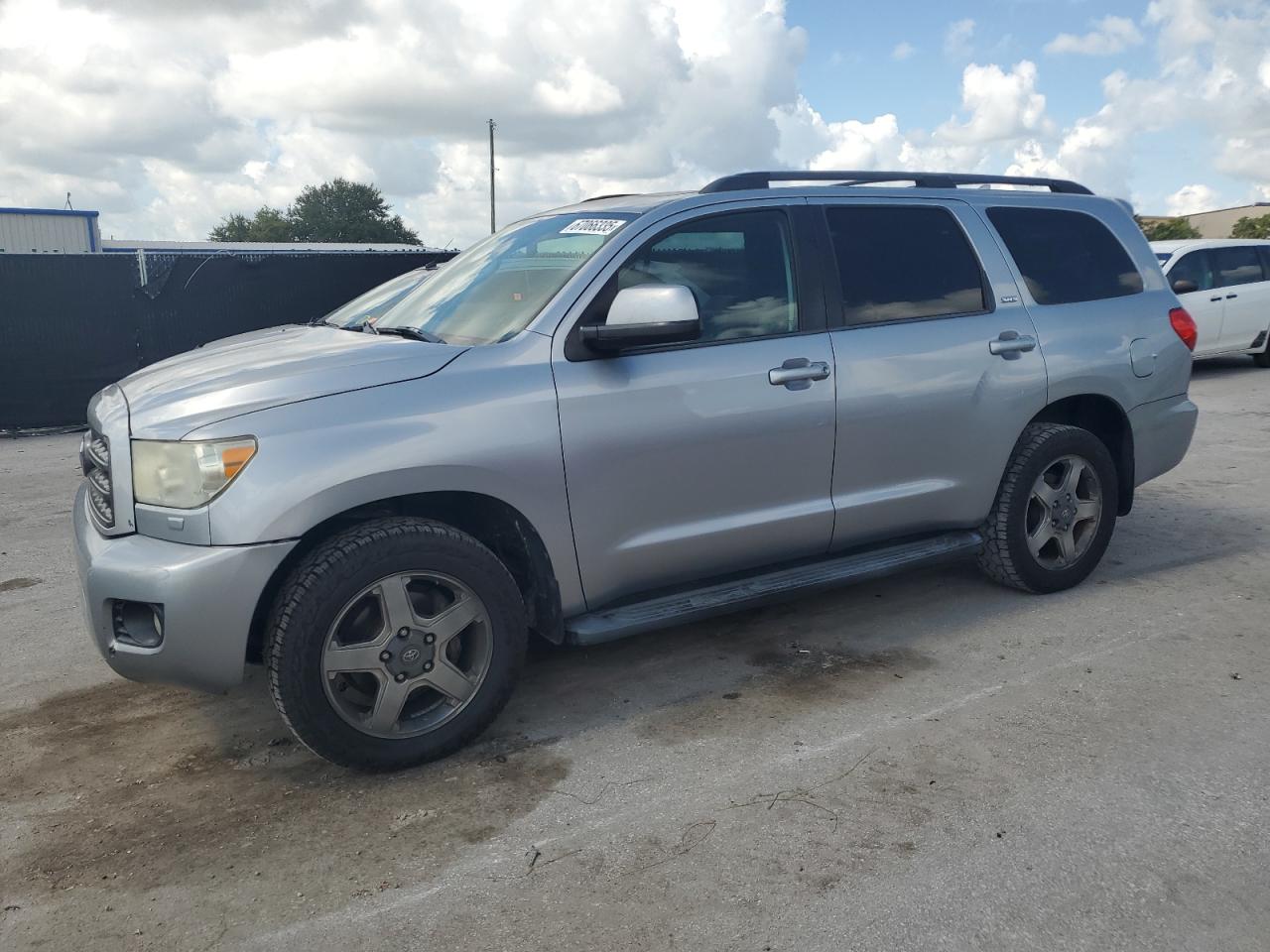 TOYOTA SEQUOIA SR 2012