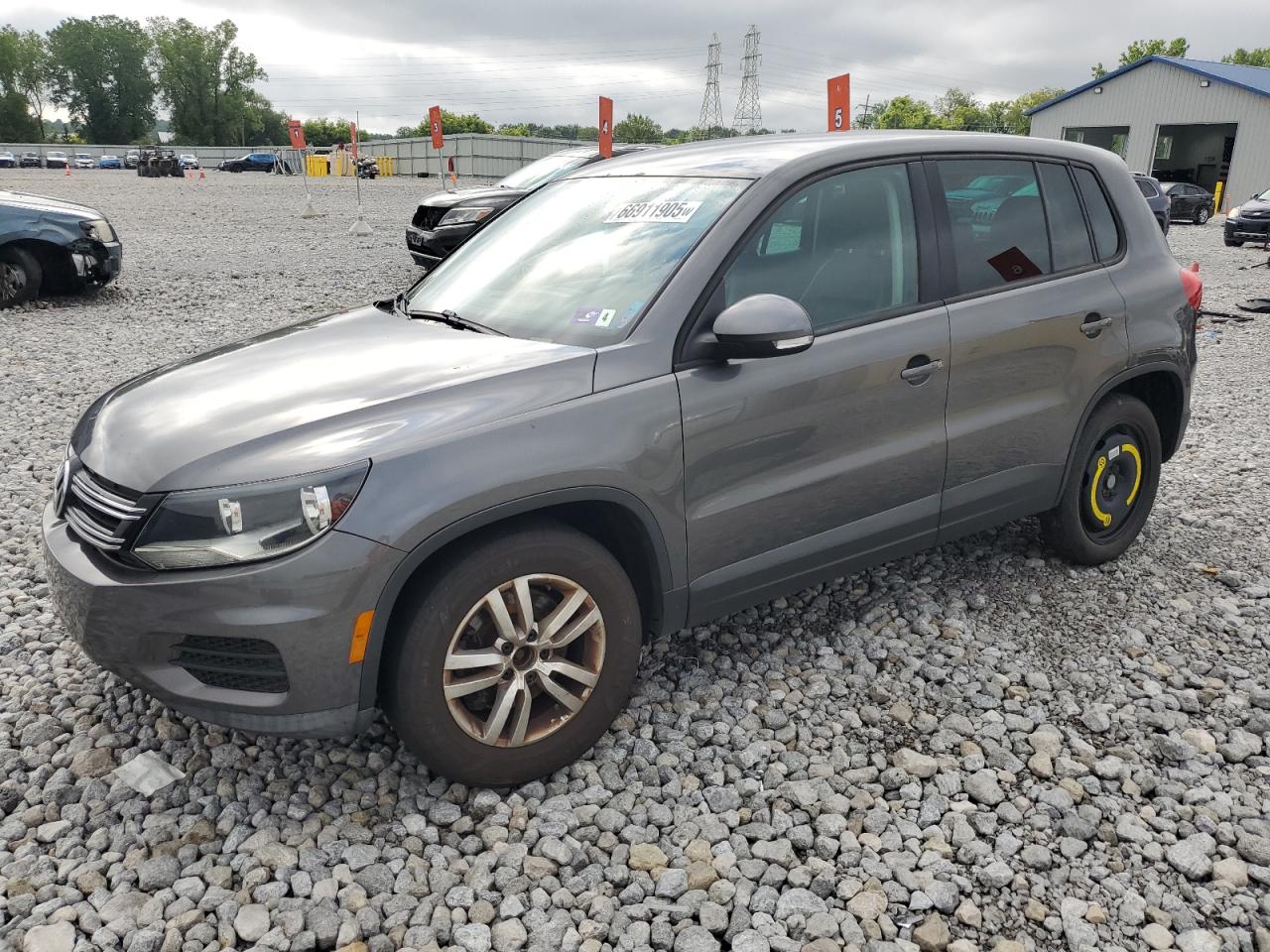 VOLKSWAGEN TIGUAN S 2012