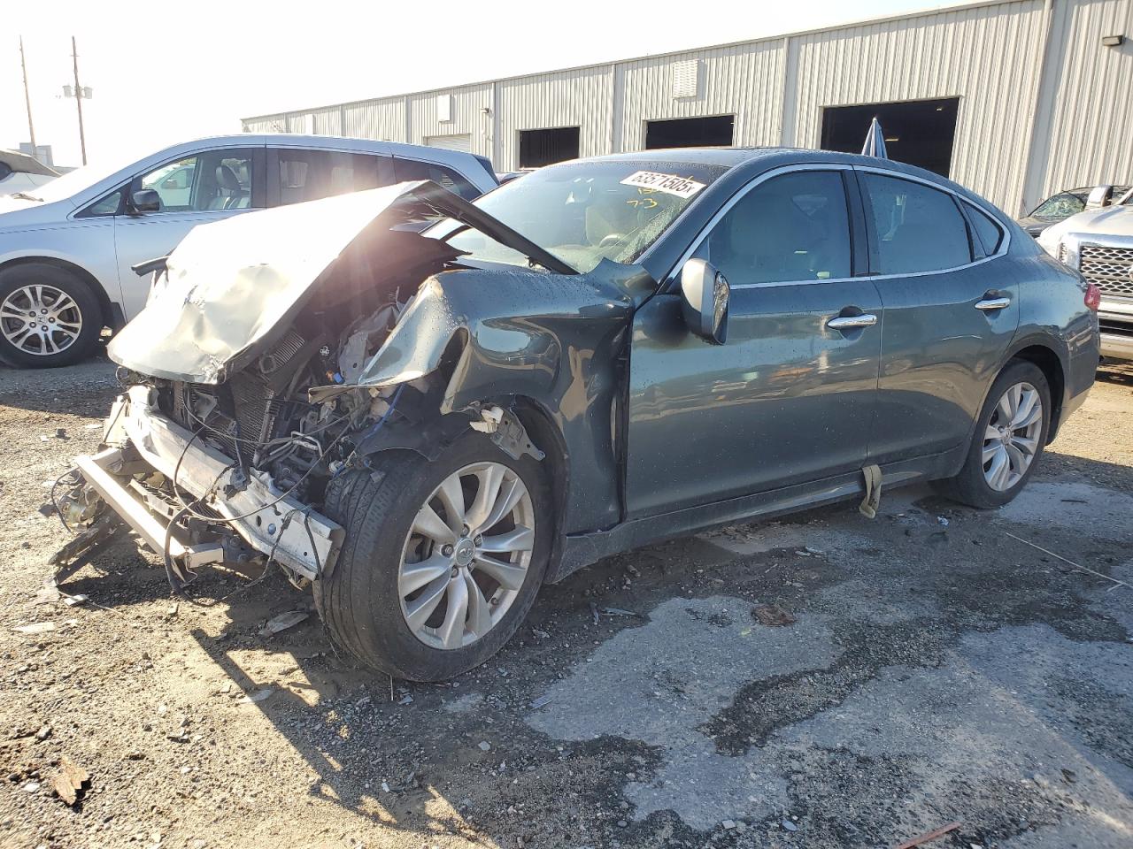 INFINITI M37 2011