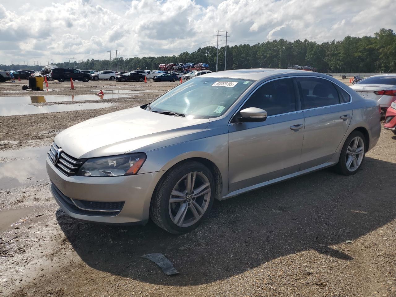 VOLKSWAGEN PASSAT SE 2014