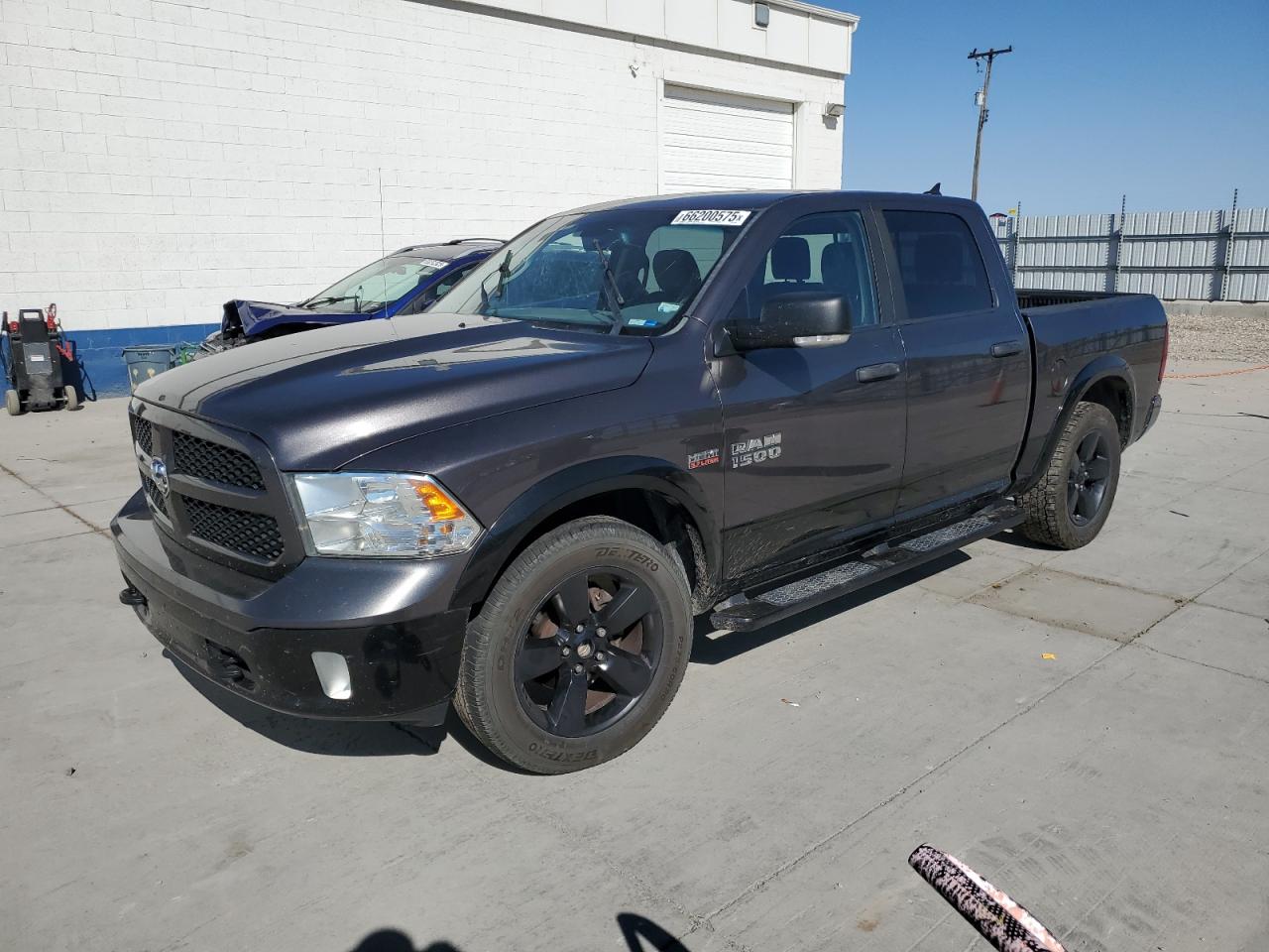 RAM 1500 SLT 2015