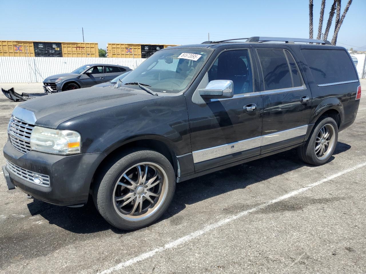 LINCOLN NAVIGATOR 2011