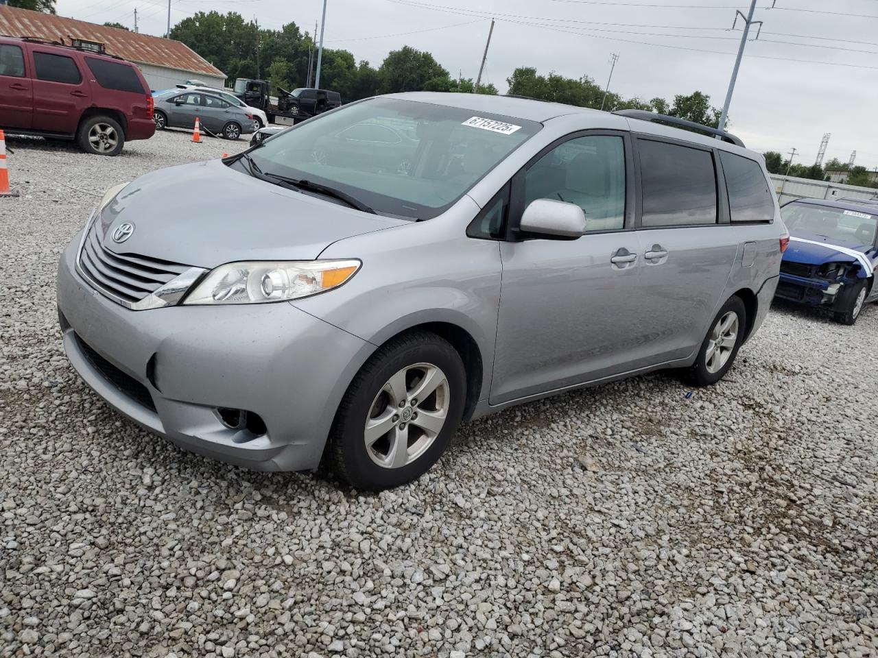 TOYOTA SIENNA 2017