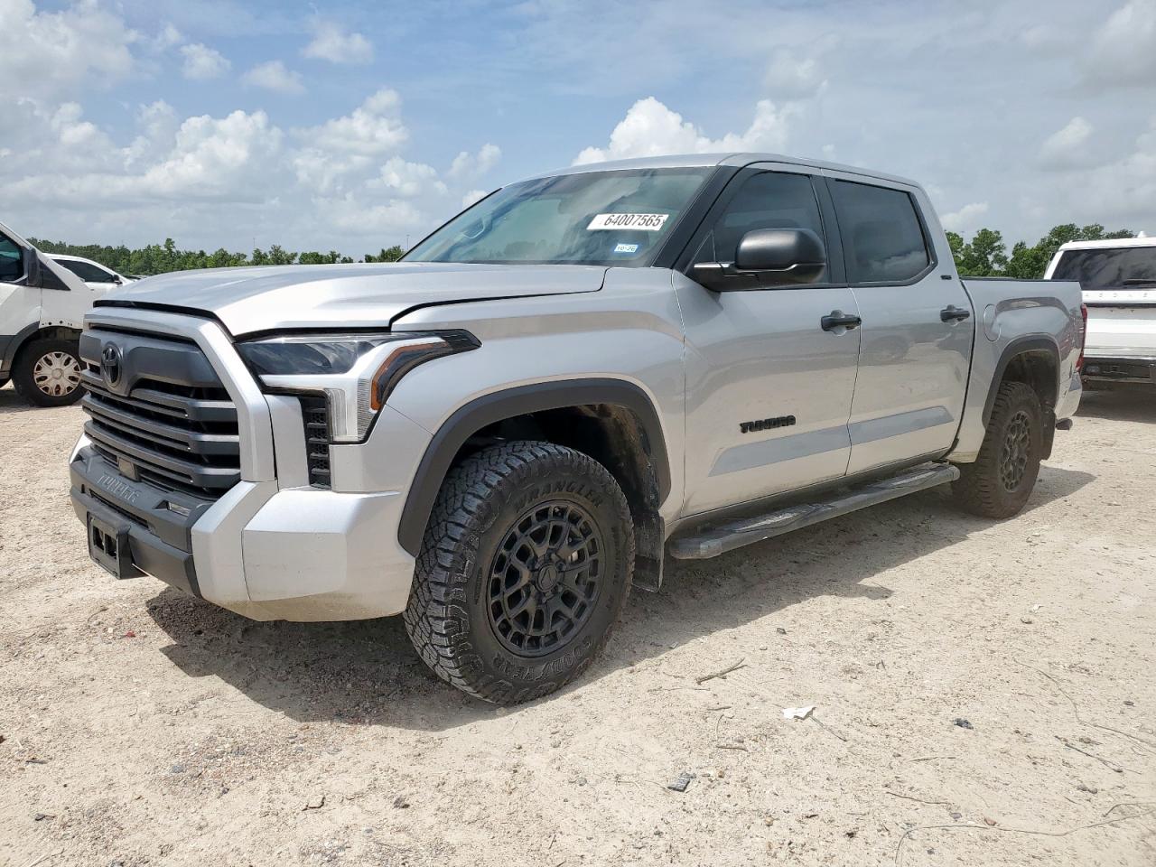 TOYOTA TUNDRA CRE 2024